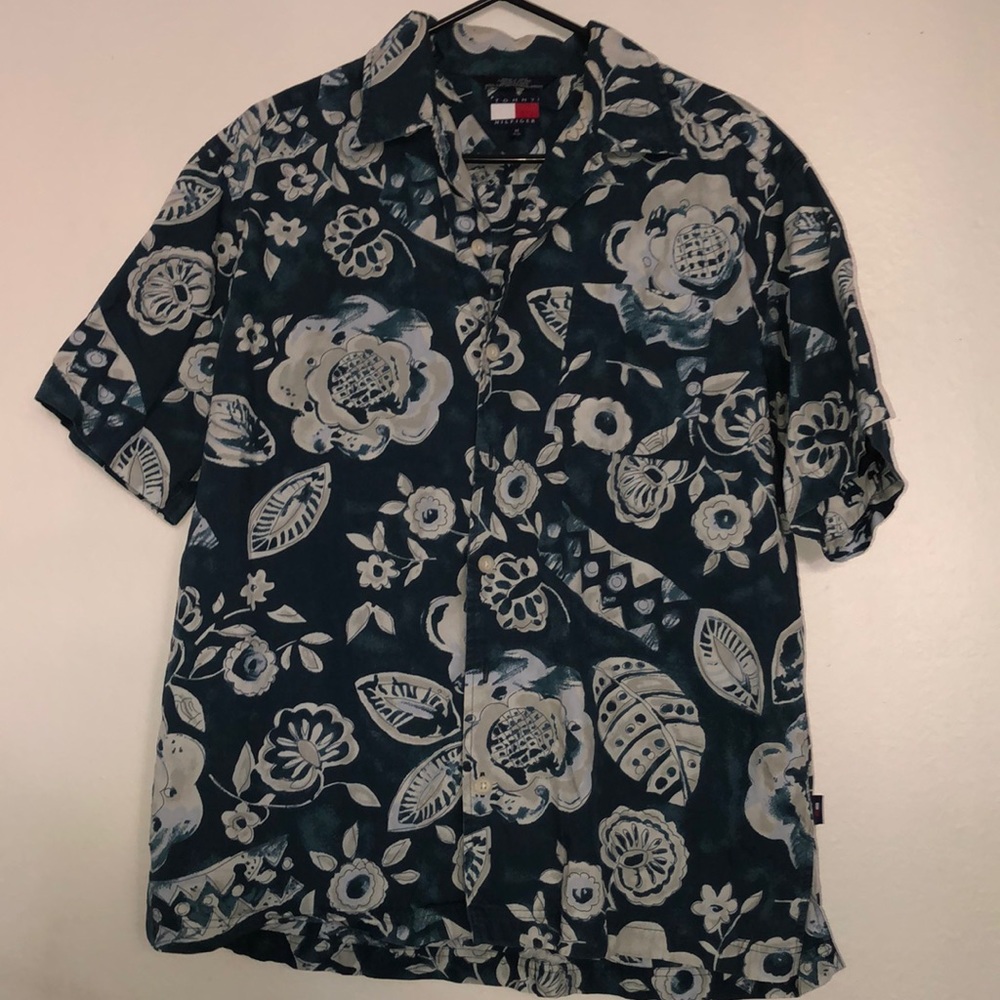 Tommy hilfiger botton up Hawaiian shirt